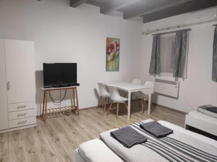Rokafalvi Vendeghaz Apartment Fertod